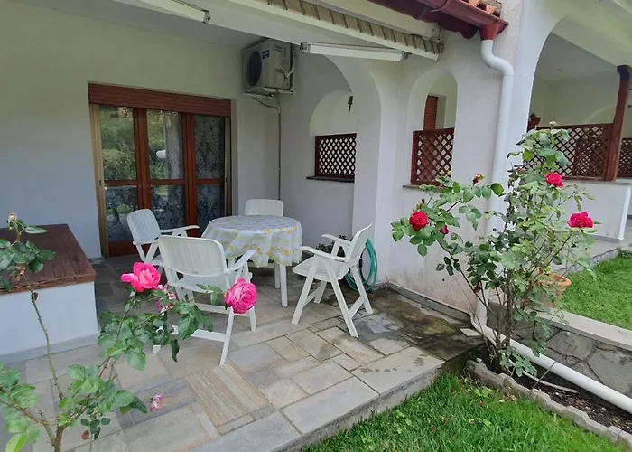 Veta's Sunny Hemera House