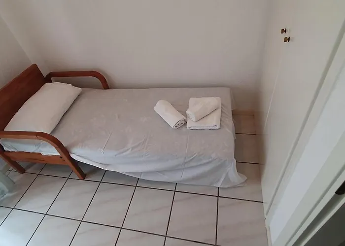 Veta's Sunny Hemera House