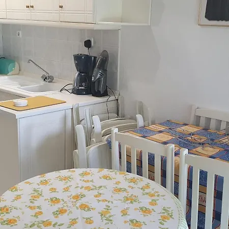 Veta's Sunny Hemera House Holiday home