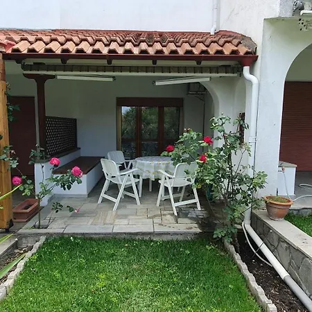 Veta's Sunny Hemera House Holiday home *