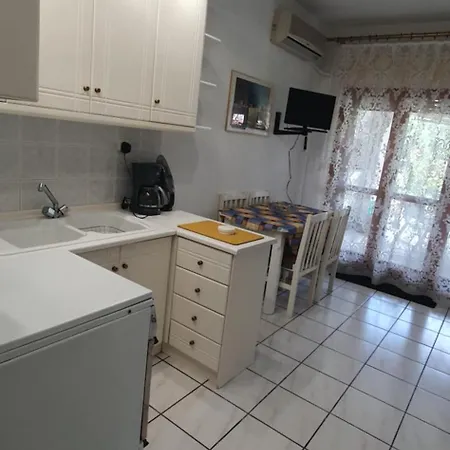 Veta's Sunny Hemera House Holiday home *