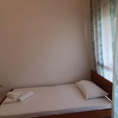 Veta's Sunny Hemera House