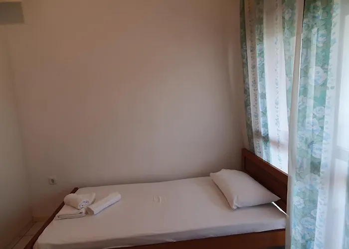 Veta's Sunny Hemera House